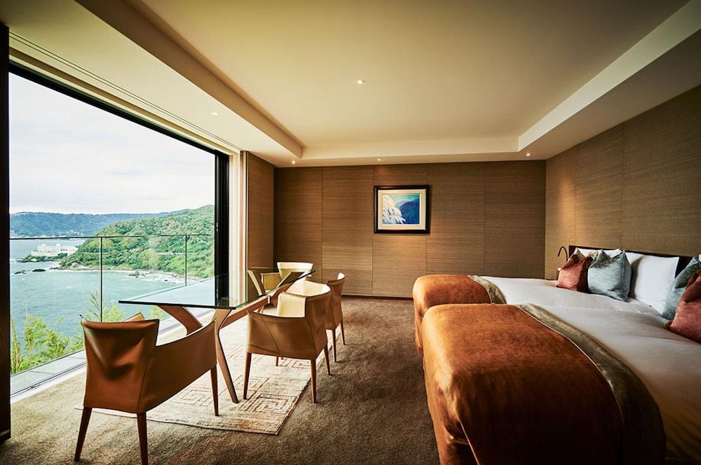 The Hiramatsu Hotels & Resorts Atami Экстерьер фото